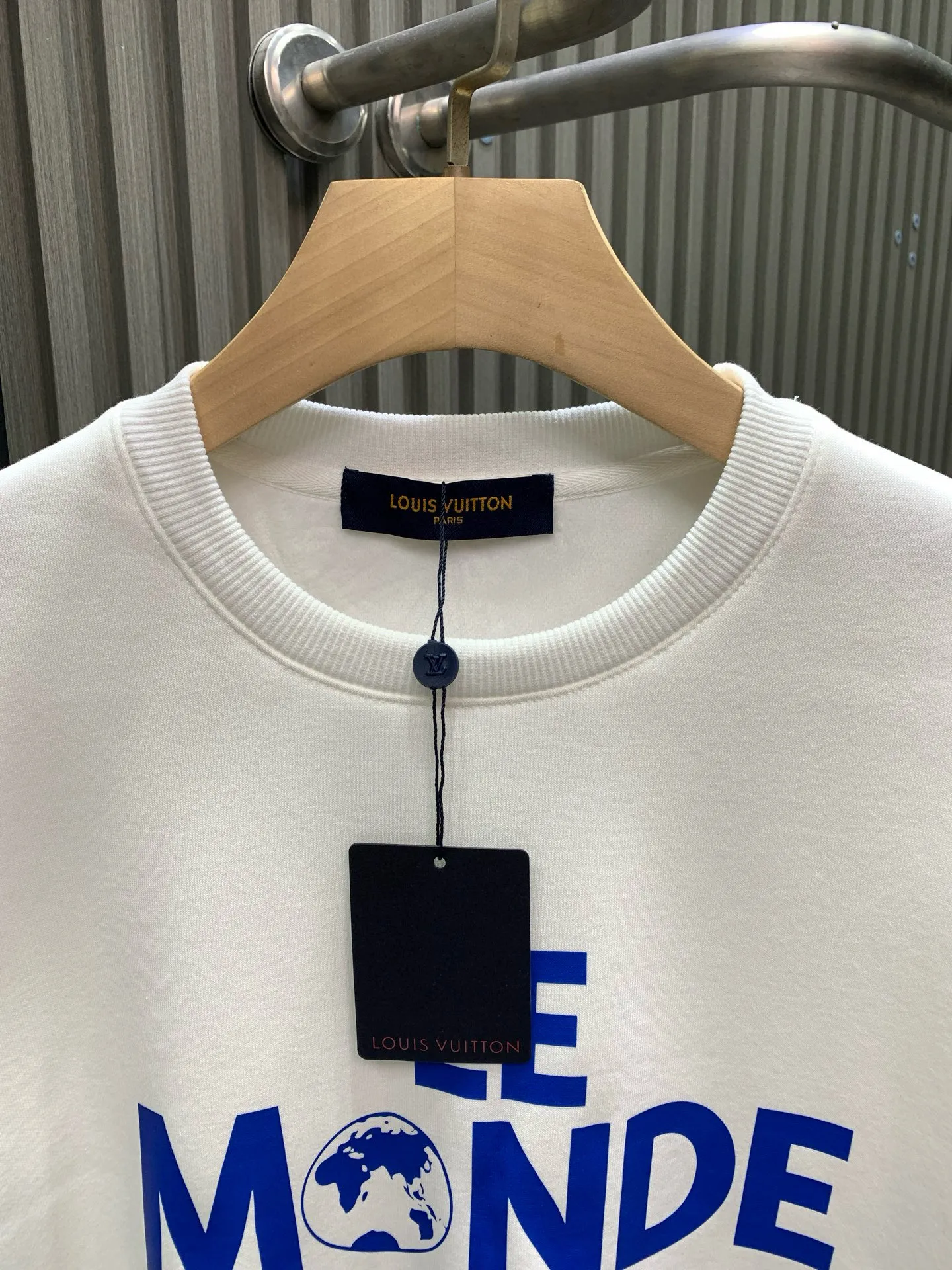 🅿️250 white